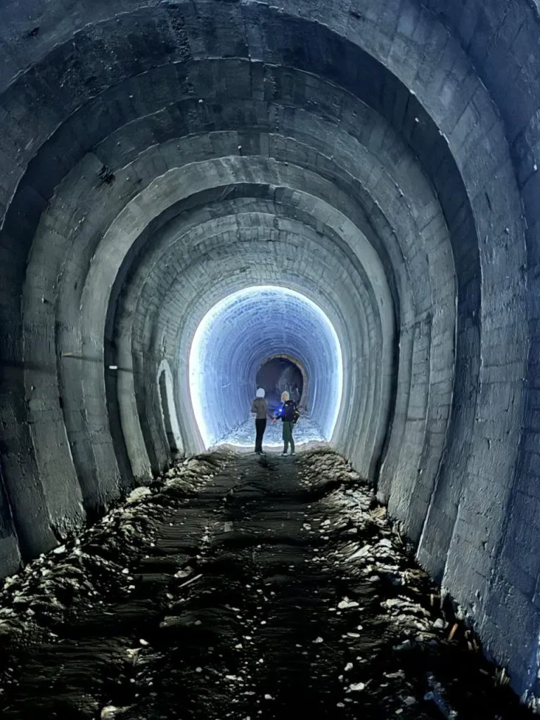 Chertov I Vedmin Most Yaponskie Tunneli Gosti  Photo 5280480446271657446 Y